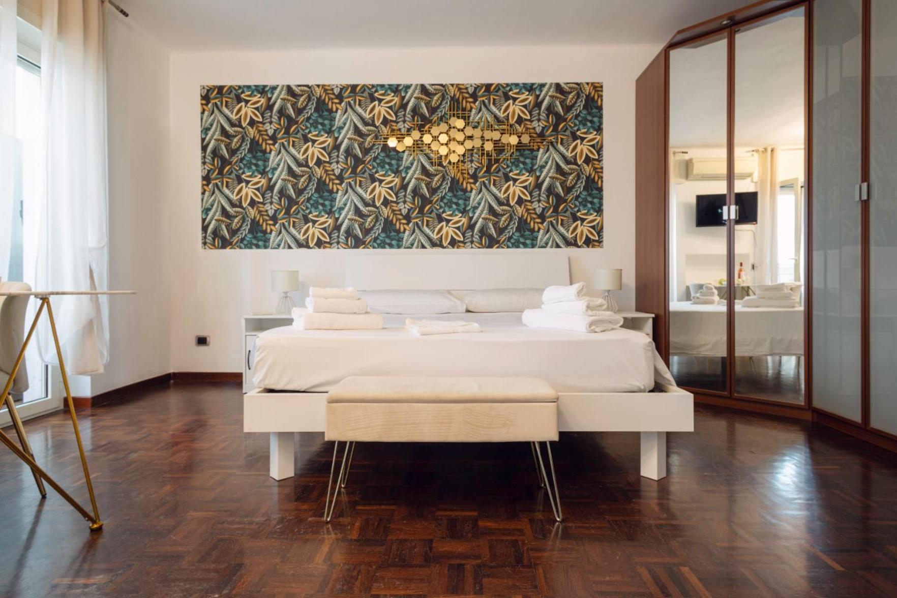 Bari Central Suite - Central Apartment With Sea View - Бари Екстериор снимка
